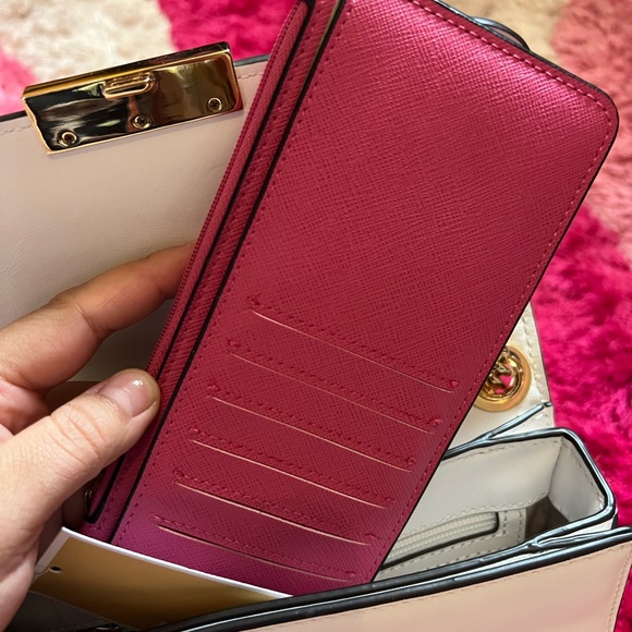 Michael Kors white crossbody - Picture 4 of 5